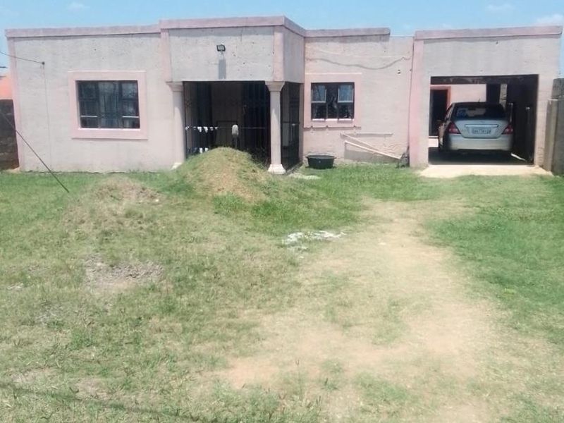 House For Sale in Osizweni, Newcastle, KwaZulu Natal - Photo 1