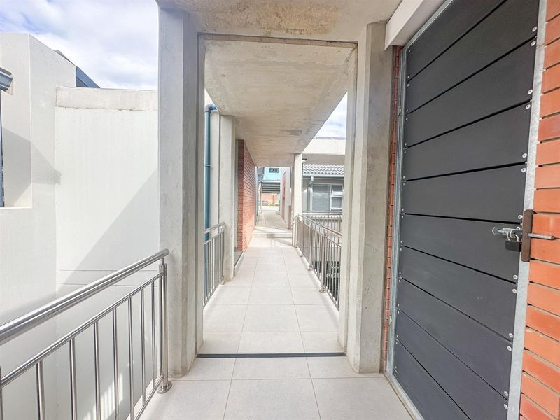 Modern, Majestic, and Meticulously Designed at One on York in George - Photo 6