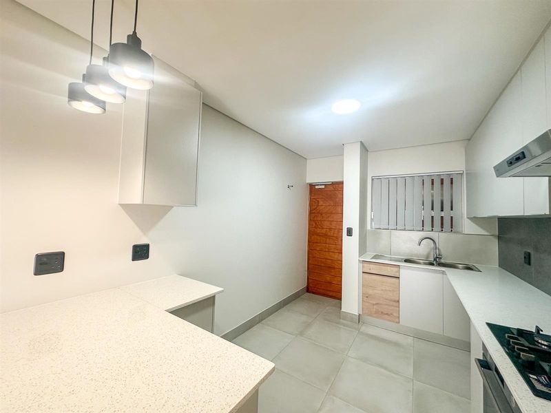 Modern, Majestic, and Meticulously Designed at One on York in George - Photo 5