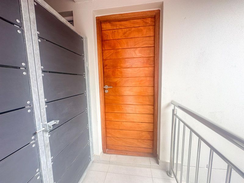 Modern, Majestic, and Meticulously Designed at One on York in George - Photo 7