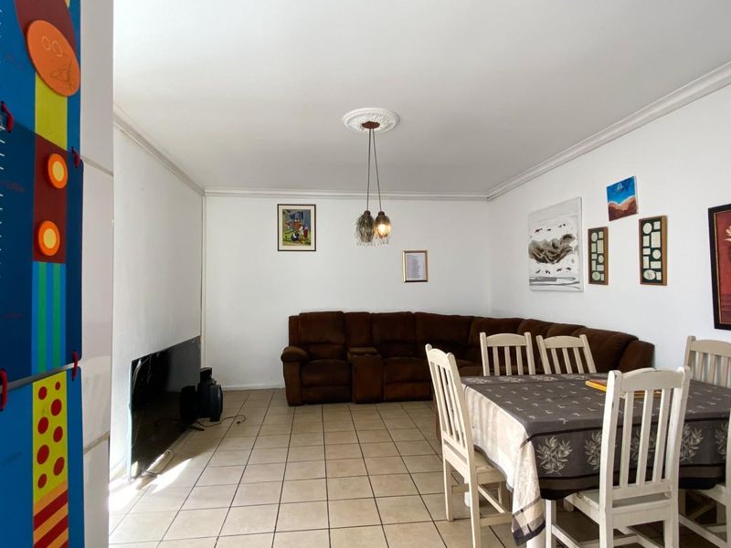 4 bedroom gem in the heart of Woodstock. - Photo 9