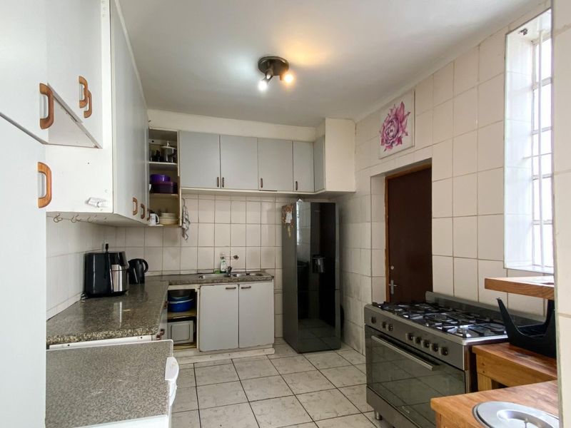 4 bedroom gem in the heart of Woodstock. - Photo 10