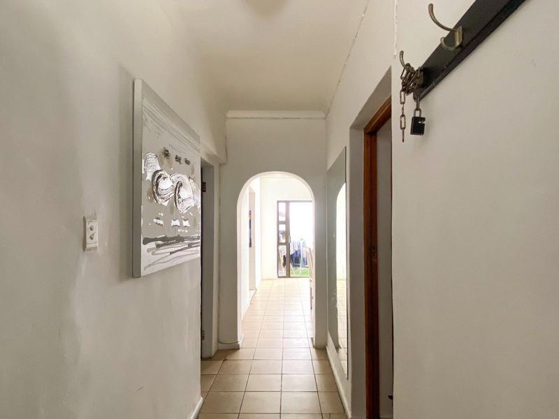 4 bedroom gem in the heart of Woodstock. - Photo 6