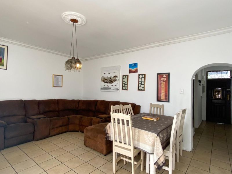 4 bedroom gem in the heart of Woodstock. - Photo 7