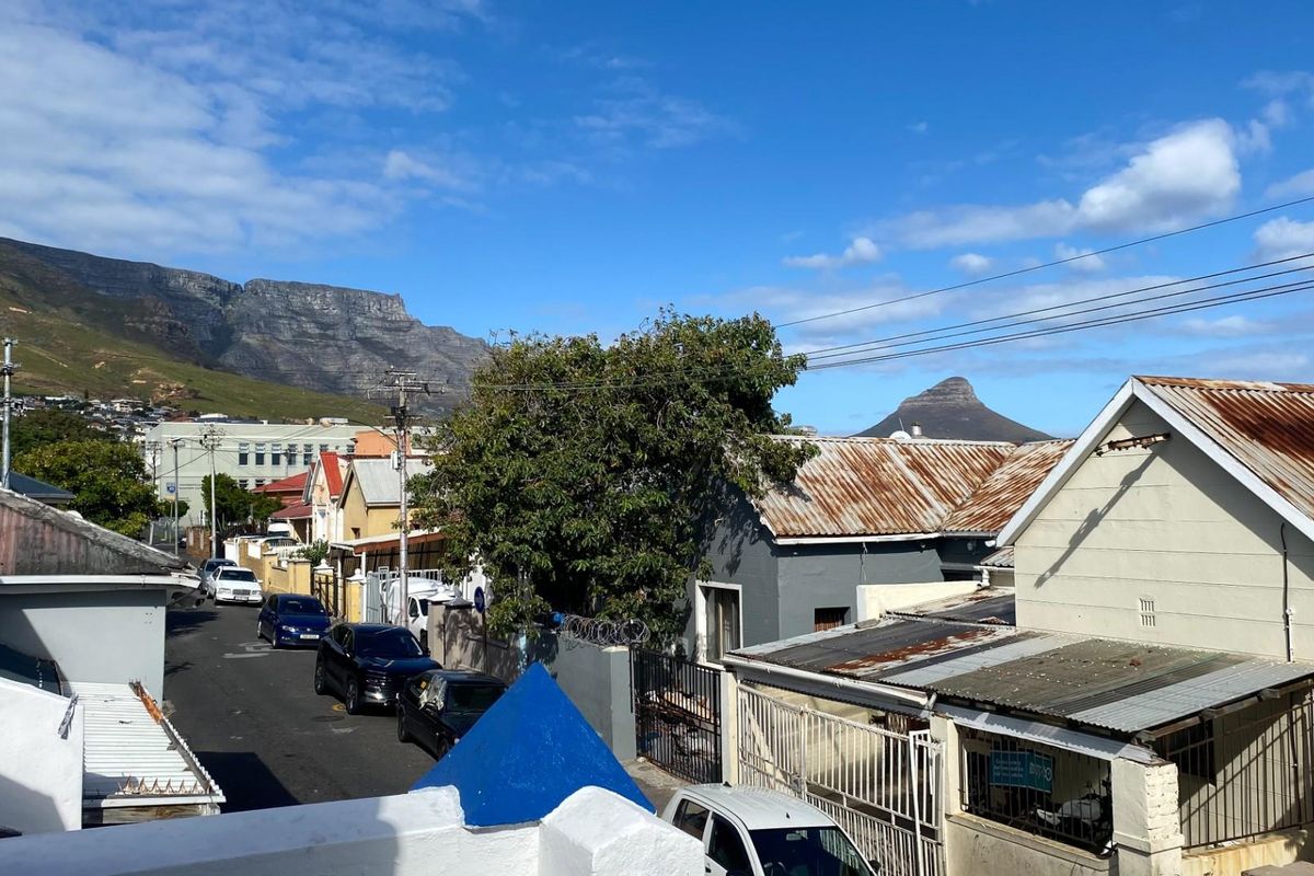 4 bedroom gem in the heart of Woodstock. - Photo 3