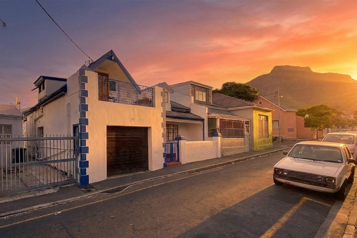 4 bedroom gem in the heart of Woodstock. - Photo 2