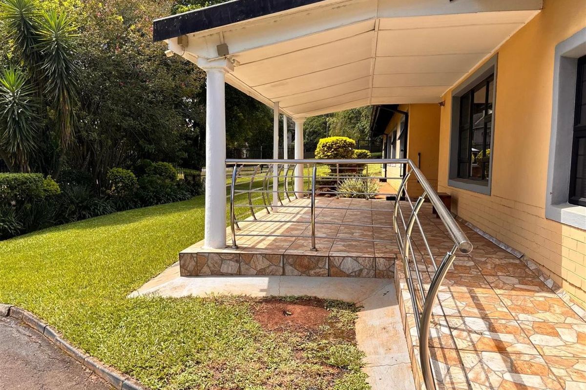 High-Yield Investment Property in Hayfields | Multi-Let or BnB Opportunity | 1,900m2 Land size - Photo 3