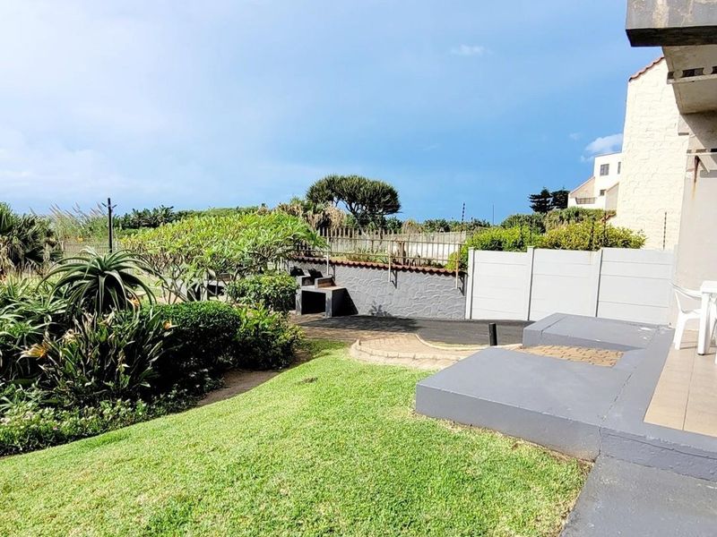 Apartment For Sale in Uvongo Beach, Margate, KwaZulu Natal - Photo 2