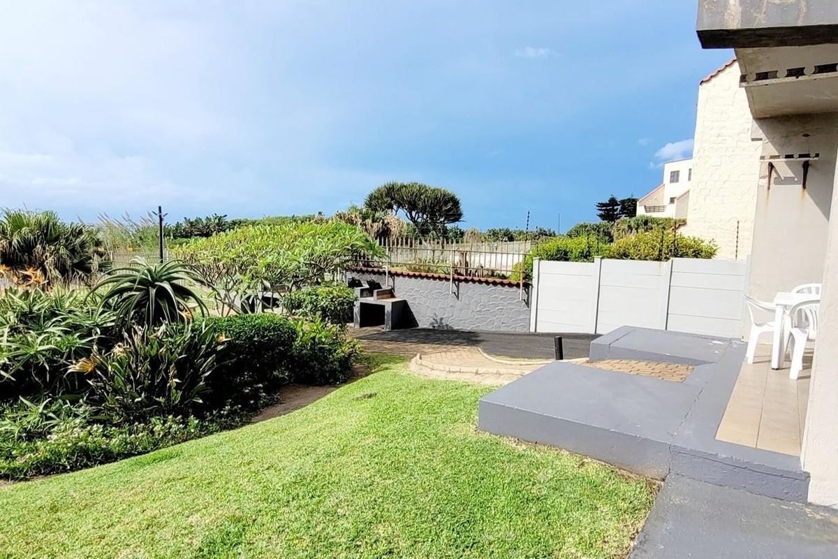Apartment For Sale in Uvongo Beach, Margate, KwaZulu Natal - Photo 2