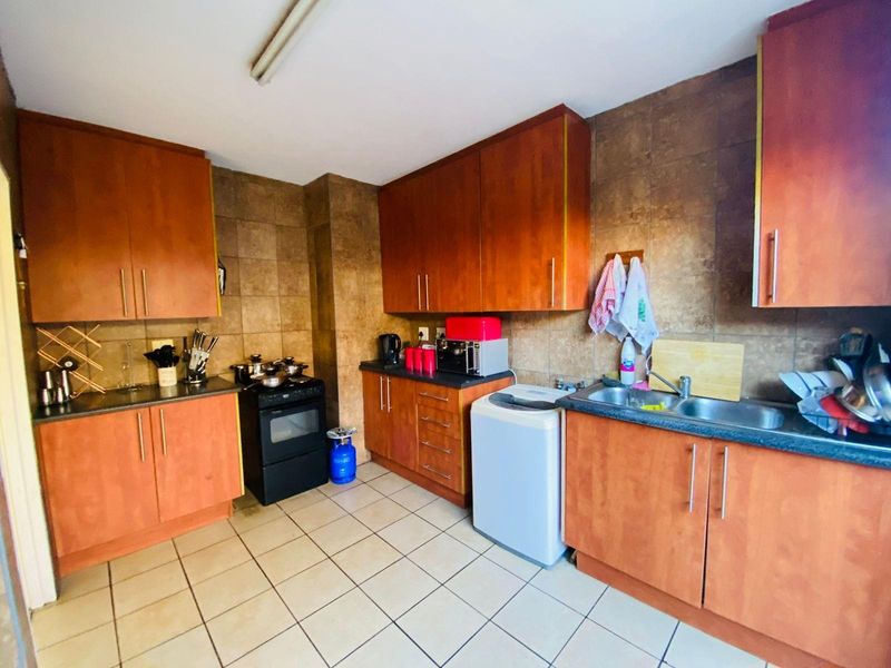 Townhouse For Sale in Vaalpark, Sasolburg - Photo 4