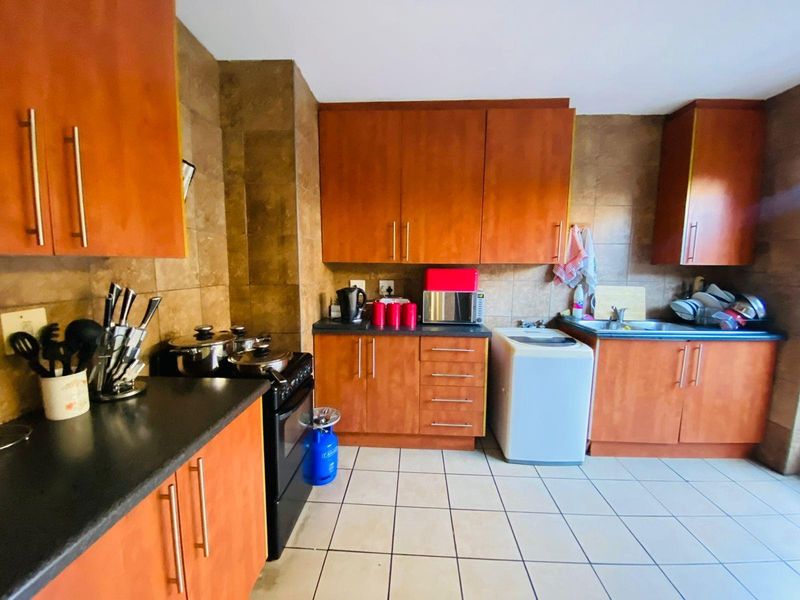 Townhouse For Sale in Vaalpark, Sasolburg - Photo 3