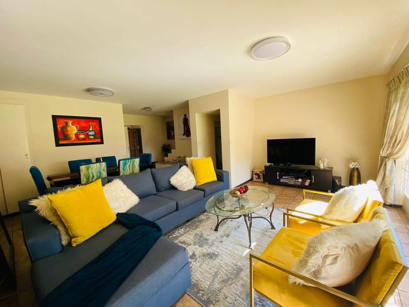 Townhouse For Sale in Vaalpark, Sasolburg - Photo 5