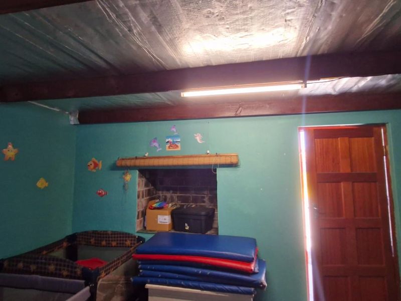 Family Home with Separate Flatlet - Great Investment Opportunity in Bothasig - Photo 10