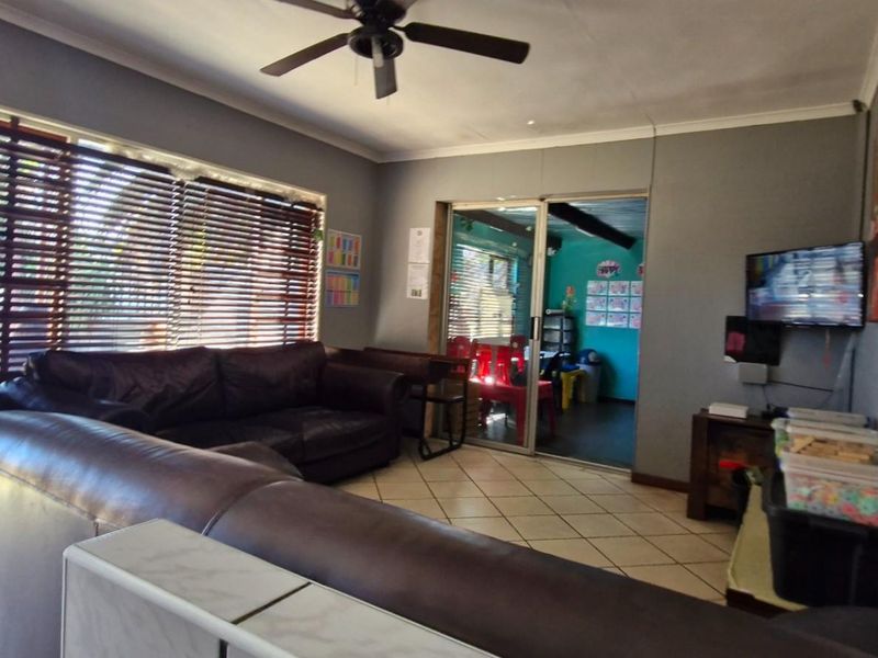 Family Home with Separate Flatlet - Great Investment Opportunity in Bothasig - Photo 6