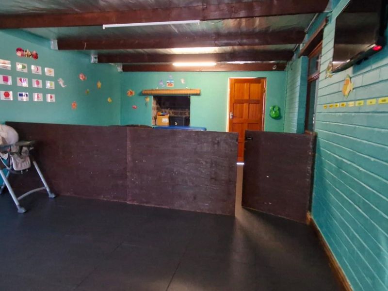 Family Home with Separate Flatlet - Great Investment Opportunity in Bothasig - Photo 9