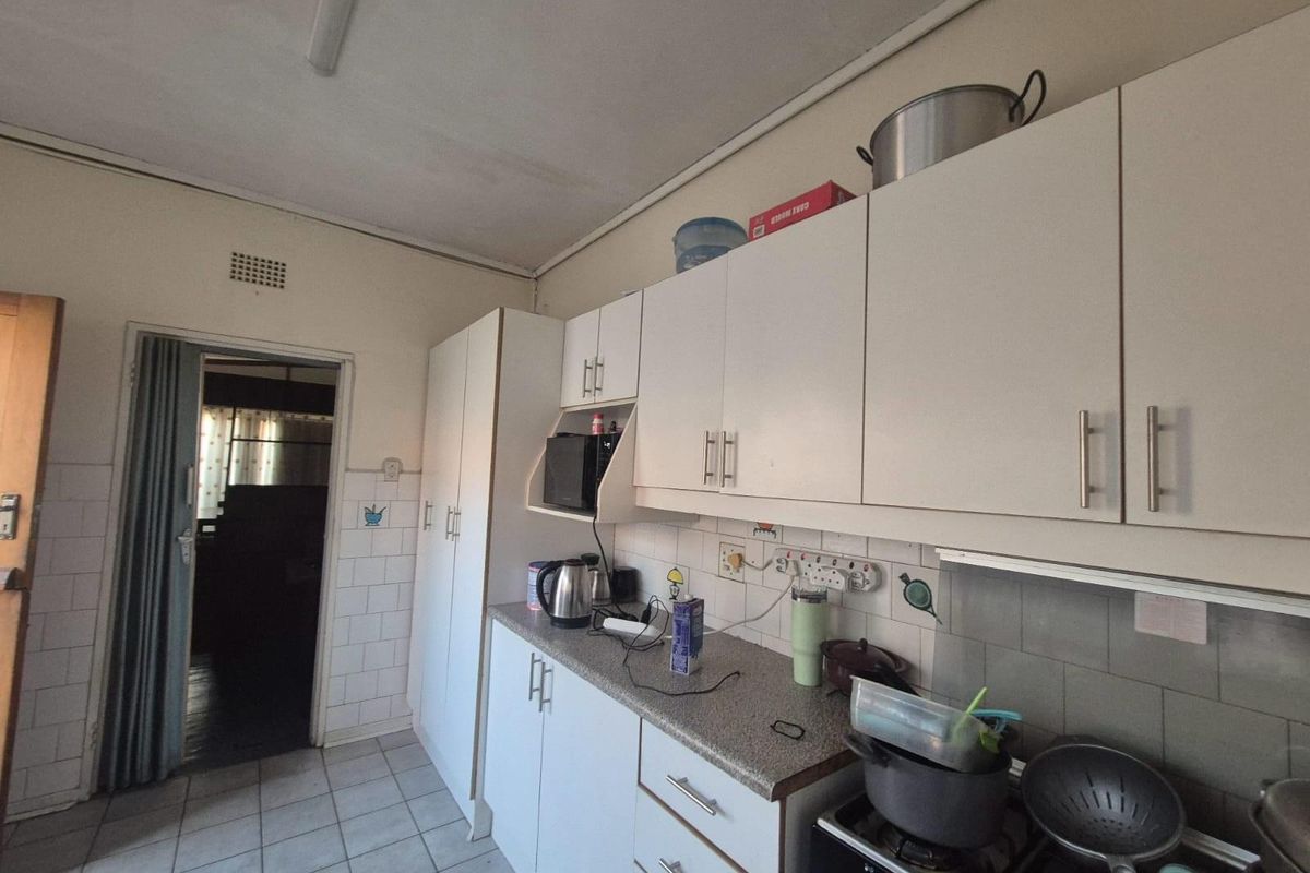 Spacious Family Home with Great Entertainment Features To Rent in Brenthurst, Brakpan - Photo 5