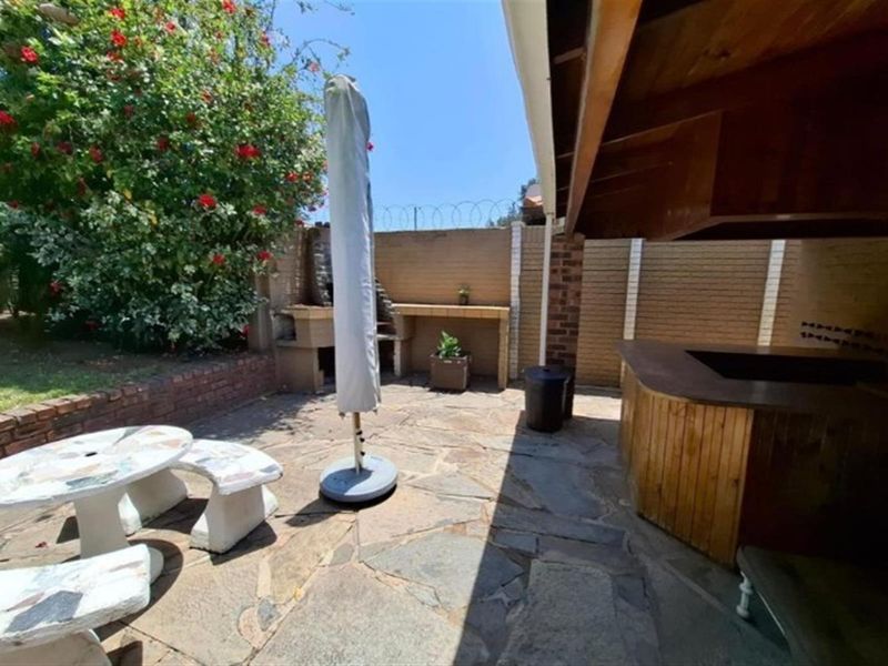 Dream home For Sale in Durban North, Durban, KwaZulu Natal - Photo 2