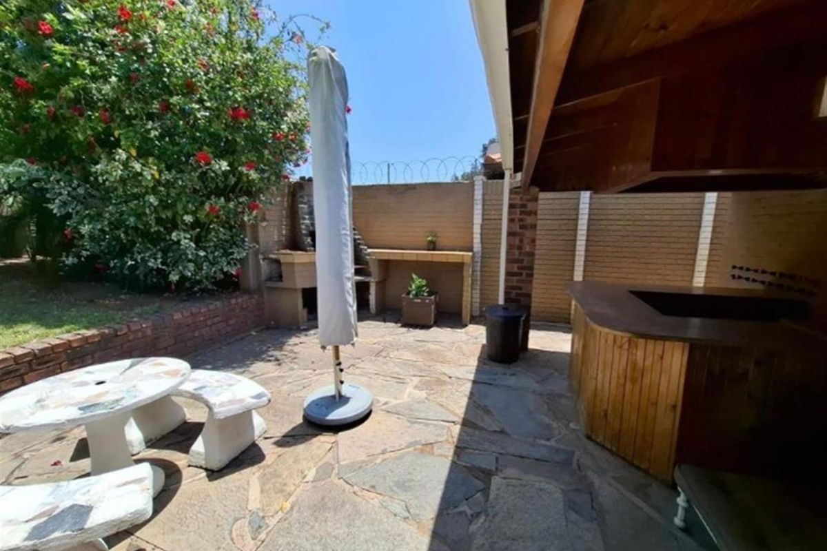 Dream home For Sale in Durban North, Durban, KwaZulu Natal - Photo 2