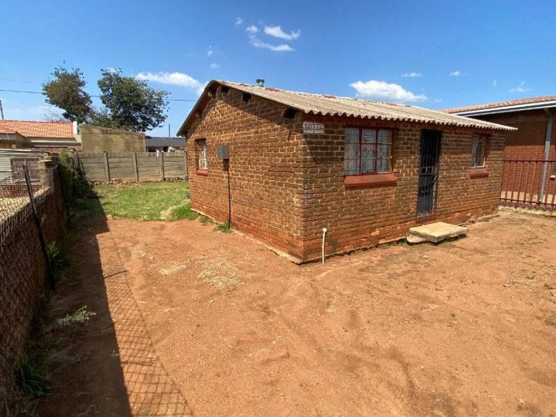 House For Sale in Sebokeng Zone 12, Sebokeng - Photo 2