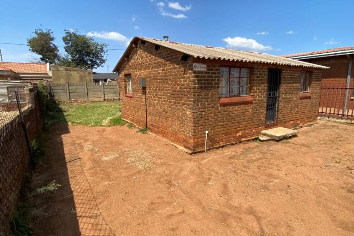 House For Sale in Sebokeng Zone 12, Sebokeng - Photo 2