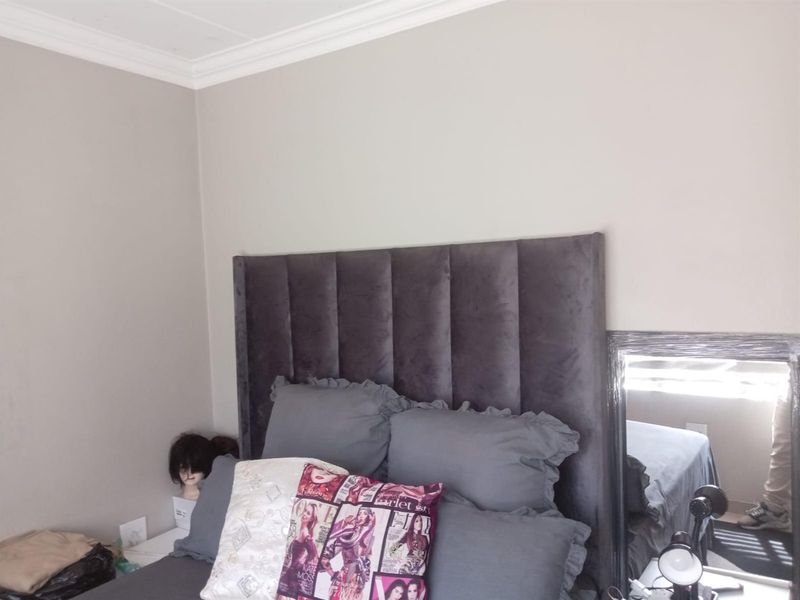 Apartment For Sale in Fleurhof, Roodepoort - Photo 10