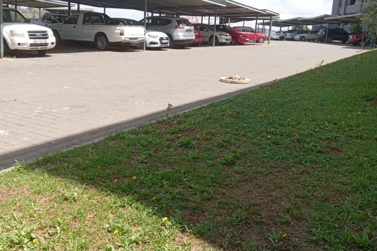 Apartment For Sale in Fleurhof, Roodepoort - Photo 3