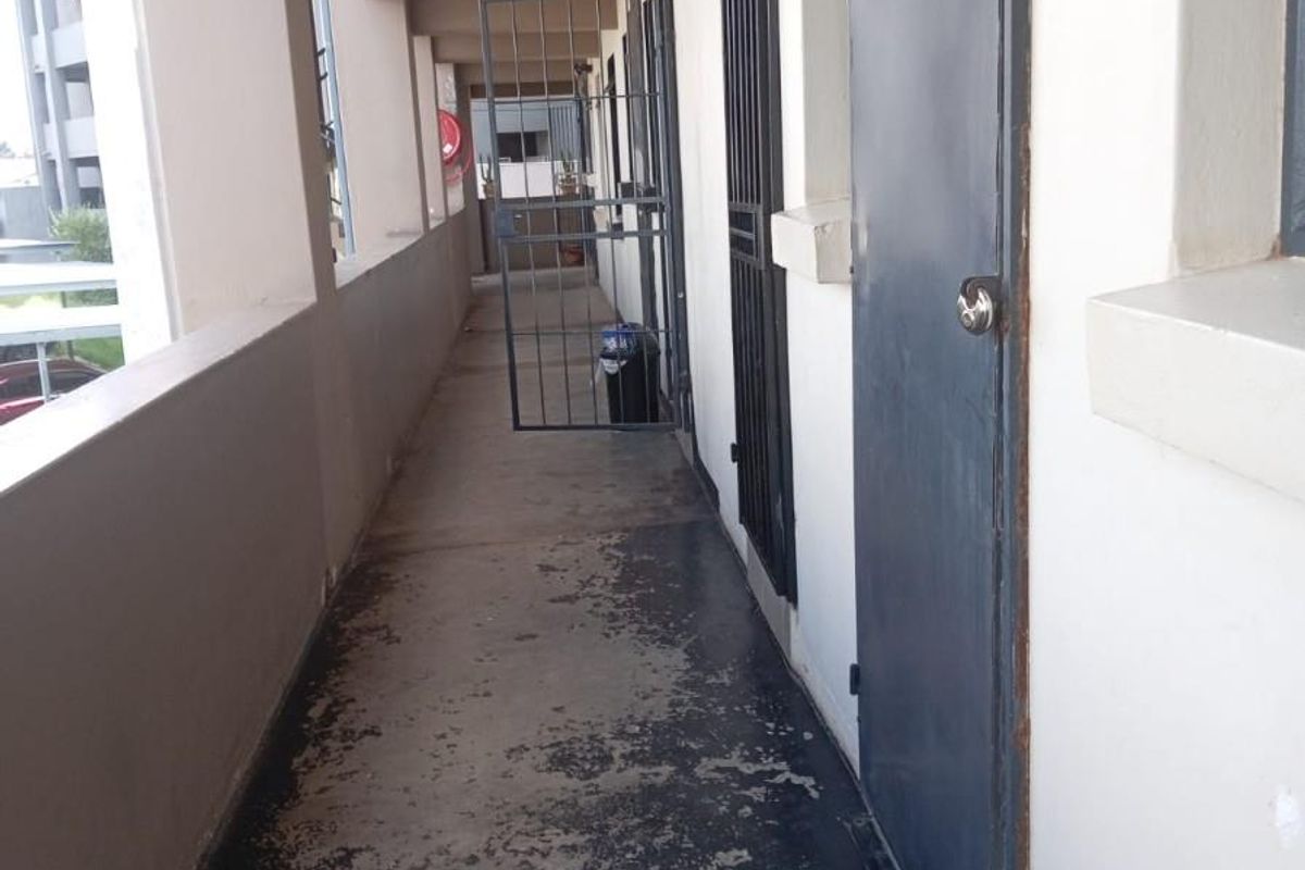 Apartment For Sale in Fleurhof, Roodepoort - Photo 4