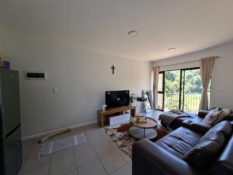 Modern Living Apartment To Rent in Waterfall, KwaZulu Natal - Photo 2
