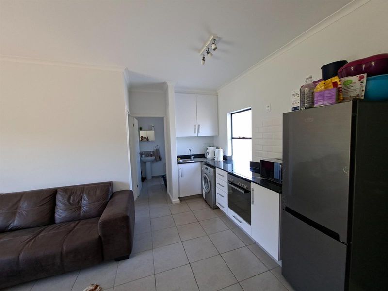 Modern Living Apartment To Rent in Waterfall, KwaZulu Natal - Photo 3