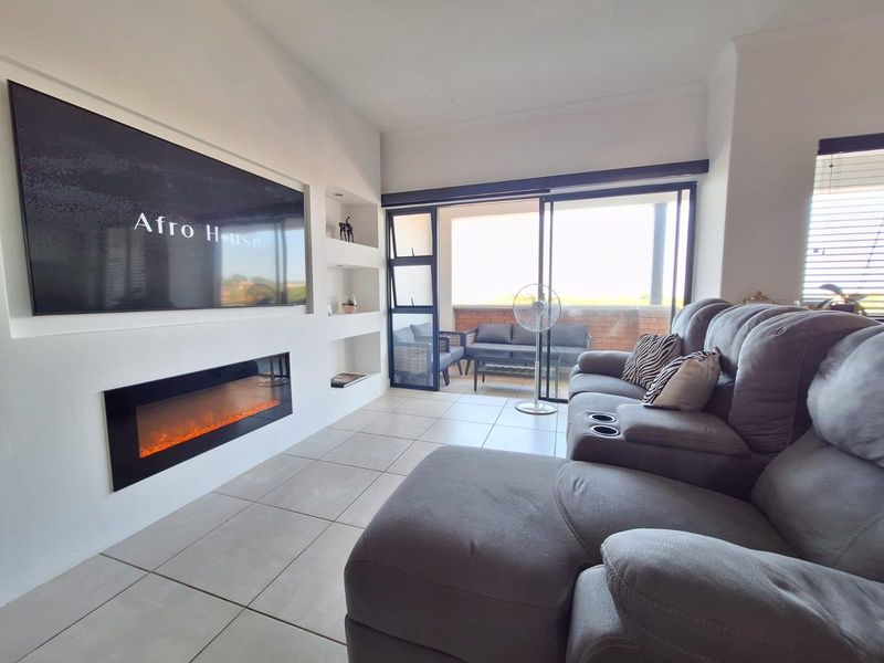Stylish 2-Bed 2-Bath Apartment with Sea Views in Ballito Hills Estate - Photo 2