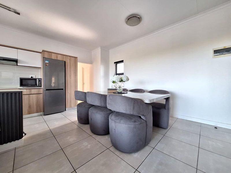 Stylish 2-Bed 2-Bath Apartment with Sea Views in Ballito Hills Estate - Photo 5