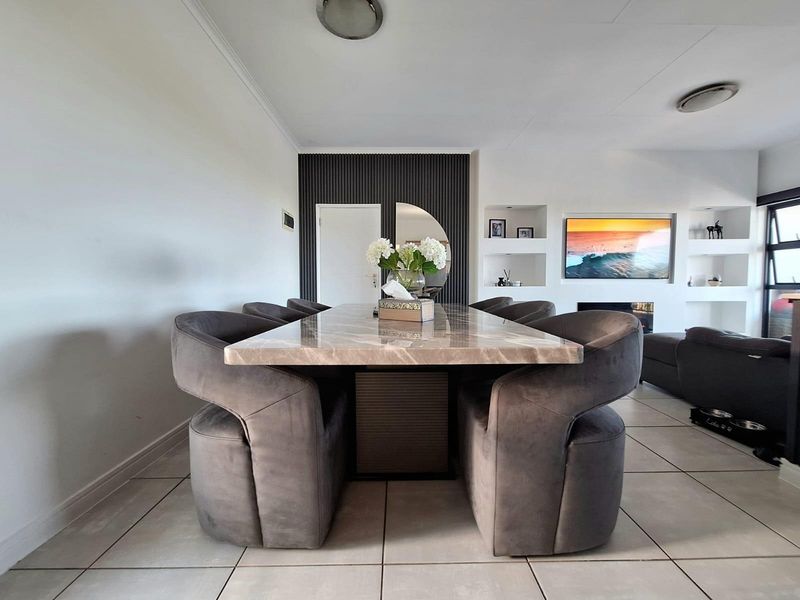 Stylish 2-Bed 2-Bath Apartment with Sea Views in Ballito Hills Estate - Photo 4