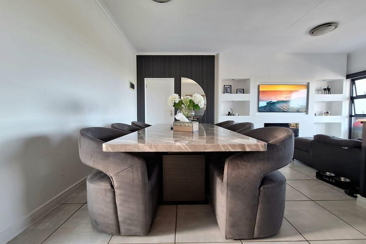 Stylish 2-Bed 2-Bath Apartment with Sea Views in Ballito Hills Estate - Photo 4
