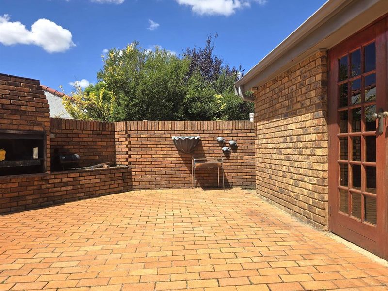 Boomed area 3 Bedrooms with Study - Photo 3