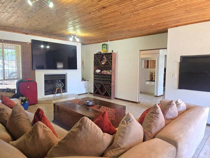 Boomed area 3 Bedrooms with Study - Photo 7