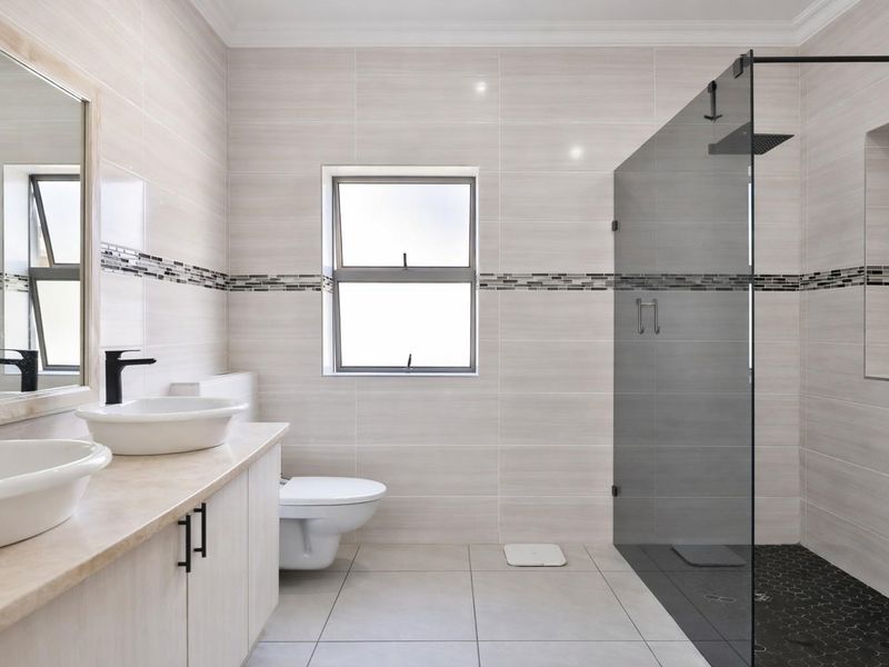 Spectacle 4-bedroom coastal home with ocean views! - Photo 7