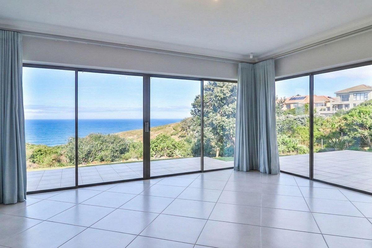 Spectacle 4-bedroom coastal home with ocean views! - Photo 4