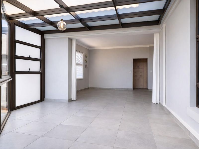 Spectacle 4-bedroom coastal home with ocean views! - Photo 10