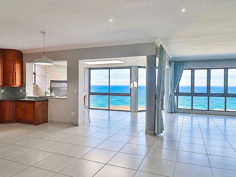 Spectacle 4-bedroom coastal home with ocean views! - Photo 3