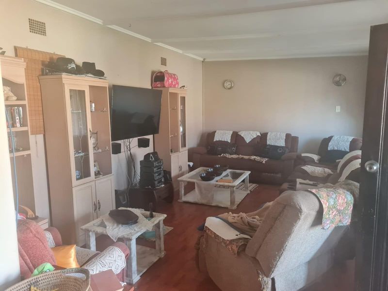 House For Sale in CE 2, Vanderbijlpark CE - Photo 4