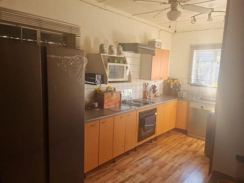 House For Sale in CE 2, Vanderbijlpark CE - Photo 1