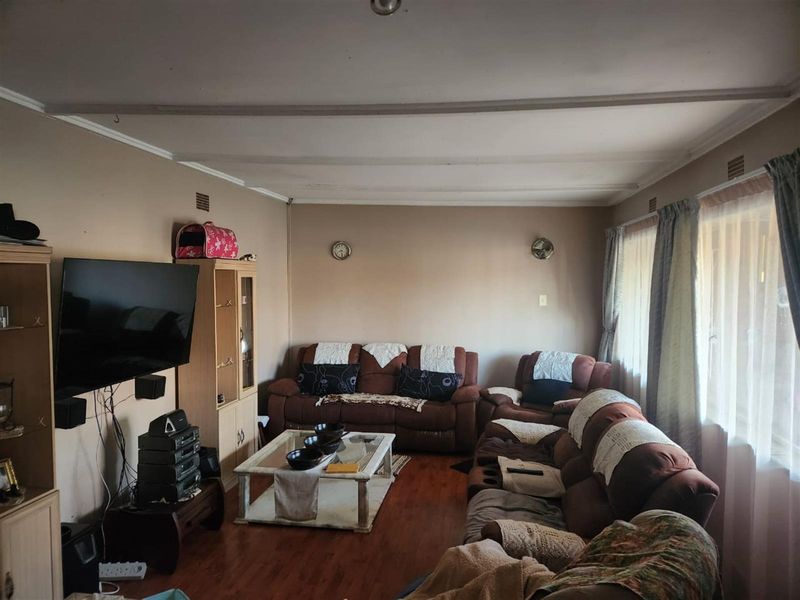 House For Sale in CE 2, Vanderbijlpark CE - Photo 4