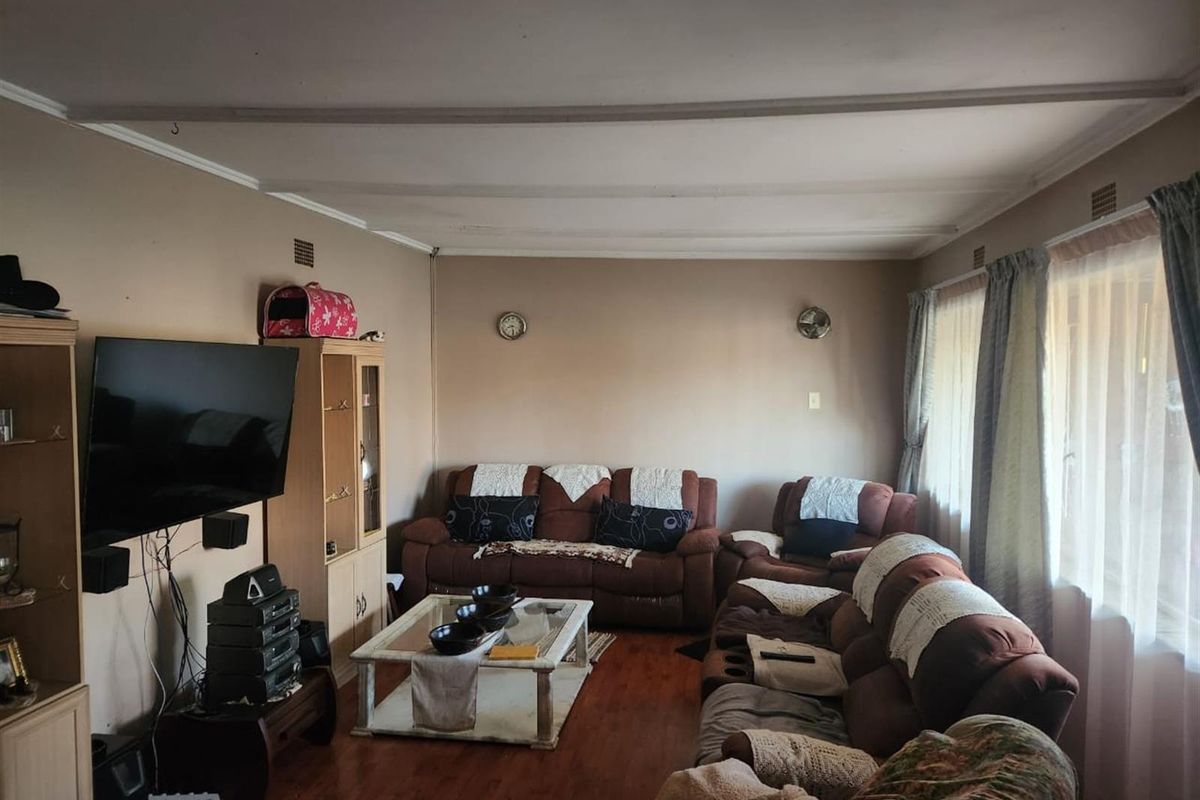 House For Sale in CE 2, Vanderbijlpark CE - Photo 4