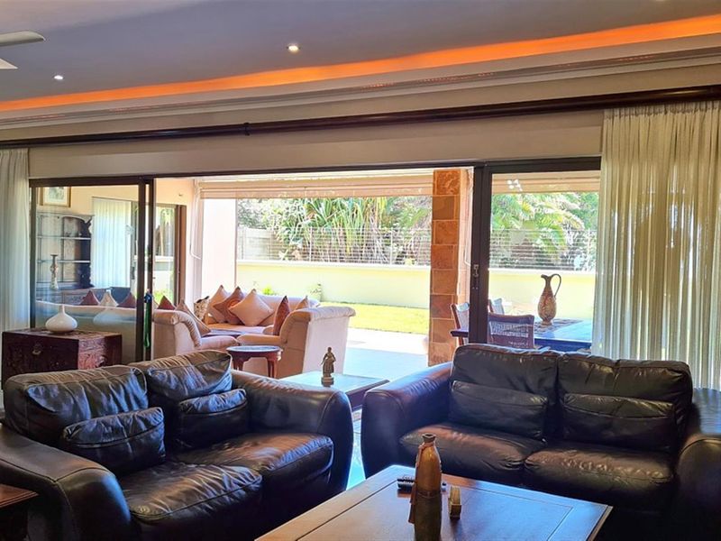 Executive, Luxury 3 Bedroom Beachfront Apartment - Photo 5