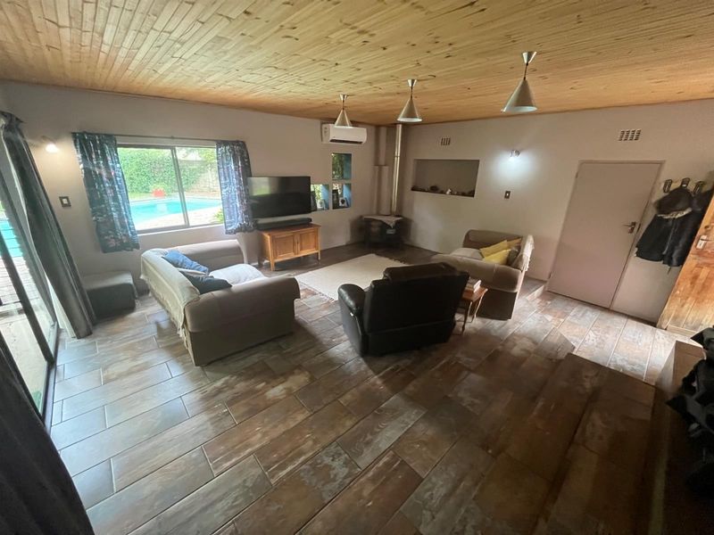 Your Dream Family Home - Spacious Living with Pool and Garden - Photo 9