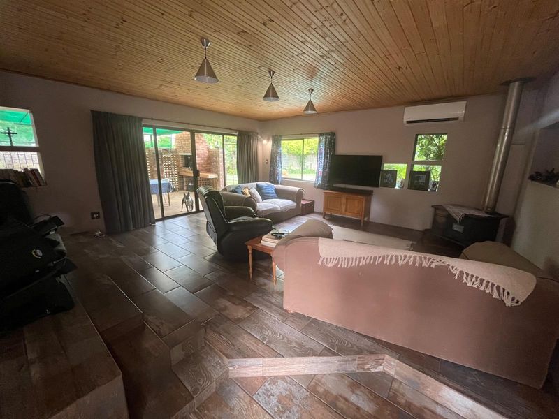 Your Dream Family Home - Spacious Living with Pool and Garden - Photo 8