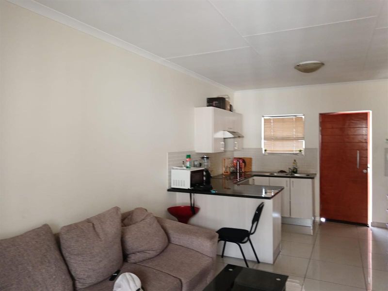 Maple Grove ext 97 Benoni - Photo 8