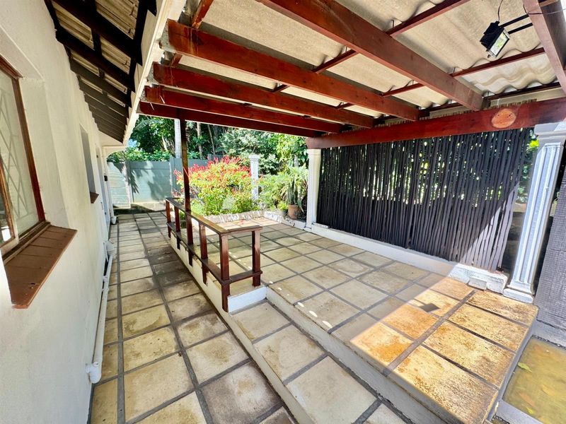 Charming Townhouse with Lush Garden and Lapa - Photo 8