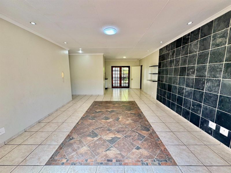 Charming Townhouse with Lush Garden and Lapa - Photo 3