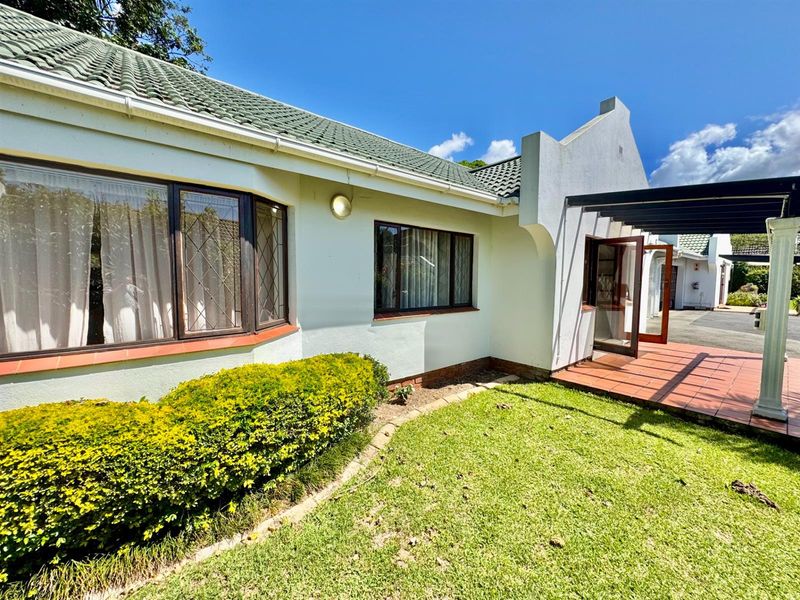 Charming Townhouse with Lush Garden and Lapa - Photo 2